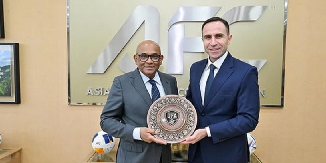 Timur Kapadze (kanan) diminta menjadi pelatih Timnas Indonesia. (Foto: Instagram/@timurkapadze18)