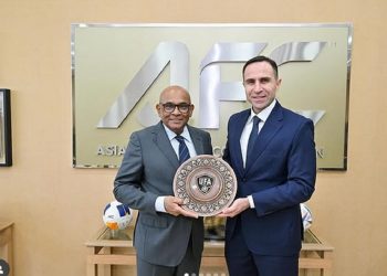 Timur Kapadze (kanan) diminta menjadi pelatih Timnas Indonesia. (Foto: Instagram/@timurkapadze18)