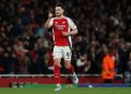 Bintang Arsenal, Declan Rice, buka suara usai terus-terusan dibandingkan dengan Moises Caicedo dari Chelsea. (ADRIAN DENNIS/AFP)