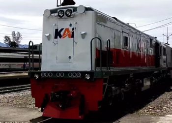 Pemprov Jabar dan PT KAI siapkan Rp8 triliun untuk reaktivasi jalur kereta Banjar–Pangandaran sepanjang 82 km. Proyek mulai dibangun tahun 2026. (Uby/pasjabar)