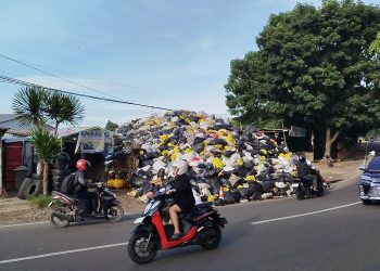 TPS Dakota Bandung Penuh Sampah, Gubernur Minta Pemkot Bertindak
