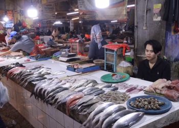 Harga Ikan Laut di Pasar Kosambi Melonjak Akibat Cuaca Buruk