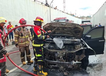 Minibus Terbakar
