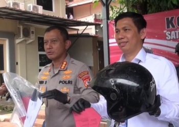 Dua Kakak Adik Kandung