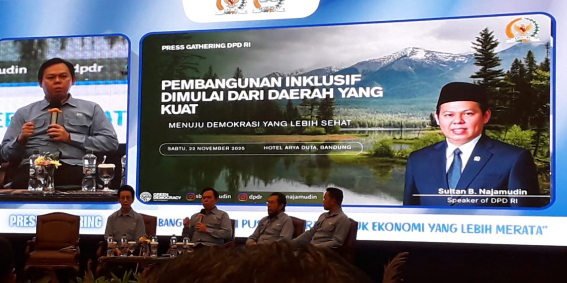 DPD RI melalui Sultan B. Najamudin mendorong konsep “Green Democracy”, memperkuat otonomi daerah, mengakselerasi RUU Iklim dan RUU Masyarakat Adat, serta menegaskan arah baru politik pembangunan Indonesia yang berkelanjutan. (Ist)