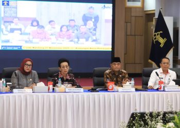 Wakil Ketua DPD RI GKR Hemas menegaskan pentingnya harmonisasi Perda dengan kebijakan nasional untuk memperkuat otonomi daerah. Dalam kunjungan kerja BULD DPD RI di Jawa Barat, berbagai persoalan pembentukan Perda kembali menjadi sorotan. (Ist)