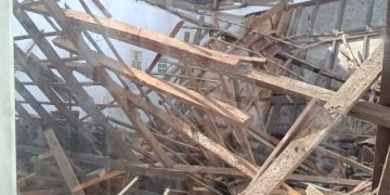 SMP Pasundan 1 ambruk