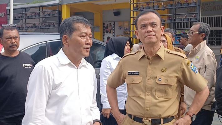 SMP Pasundan 1 ambruk