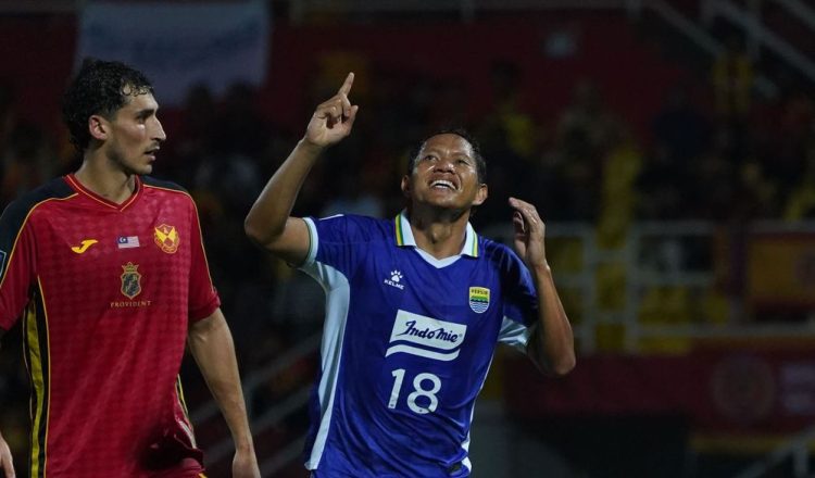 Adam Alis. (Foto: Official Persib)