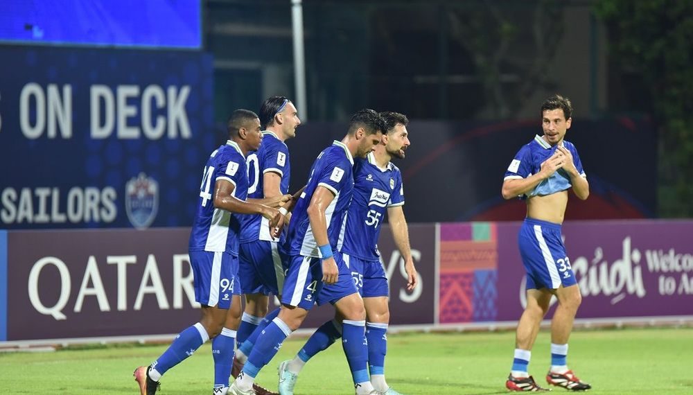 Persib Bandung harus kalah 2-3 dari Lion City Sailors pada lanjutan AFC Champions League Two 2025/2026. Sempat unggul di babak kedua, Maung Bandung tumbang akibat serangan balik cepat tuan rumah. (Foto: Official Persib)