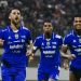 Persib Bandung unggul 2-0 atas Madura United di pekan ke-14 Super League 2025-2026 lewat gol Luciano Guaycochea dan Federico Barba. Kemenangan ini berpotensi membawa Maung Bandung naik ke posisi tiga besar klasemen. (instagram@persib)