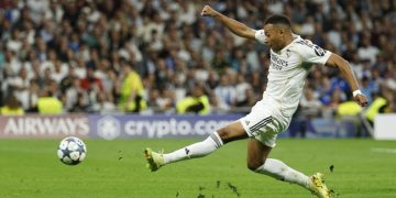Kylian Mbappe berhasil bawa Real Madrid menang telak atas Valencia. (REUTERS/Susana Vera)