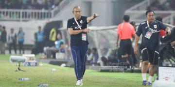 Nova Arianto saat memimpin Timnas Indonesia U-17. (dok. PSSI)