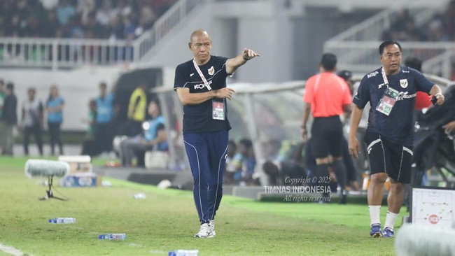 Nova Arianto saat memimpin Timnas Indonesia U-17. (dok. PSSI)