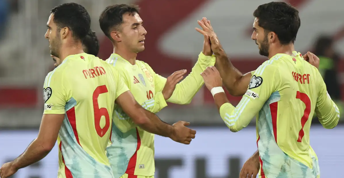 Spanyol menang telak 4-0 atas Georgia di Kualifikasi Piala Dunia 2026. Oyarzabal cetak dua gol, Zubimendi dan Torres bersinar meski tanpa Lamine Yamal. (AFP)