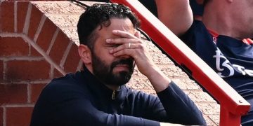 Ruben Amorim tak dapat menutupi amarahnya usai Man United ditahan imbang oleh West Ham United, Jumat (5/12/2025) WIB. (OLI SCARFF/AFP)