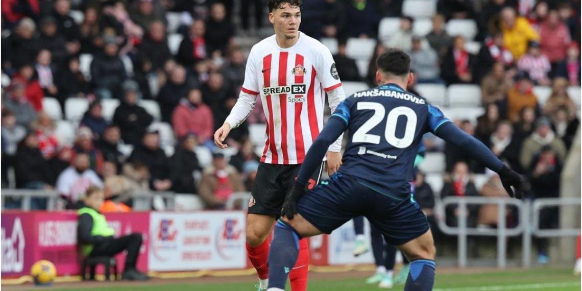 Momen Jenson Seelt saat tampil untuk Sunderland di ajang Divisi Championship. (Instagram @jensonseelt)