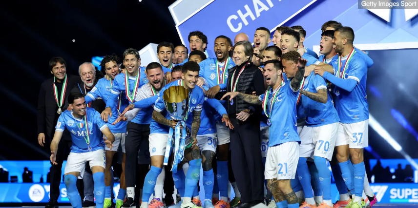 Napoli Juara Supercoppa 2025 usai tekuk Bologna 2-0. David Neres cetak brace, Antonio Conte raih gelar ganda bersejarah perdana sejak era 1990. (Getty Images Sport)