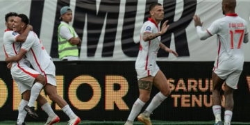 Selebrasi pemain Malut United FC saat membobol gawang Borneo FC Samarinda. (instagram @malutunitedfc)