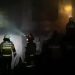 Kebakaran gudang besi Bandung di Jalan Soekarno Hatta ludes terbakar pada Senin malam. 12 unit Damkar dikerahkan. Diduga api dari gudang belakang, kerugian capai ratusan juta. (Ave/pasjabar)