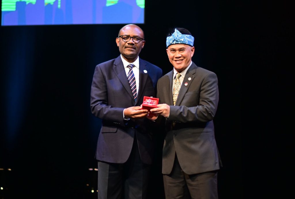 Bandung meraih Special Mention Milan Pact Awards di Rio de Janeiro, Brasil. (Ist)