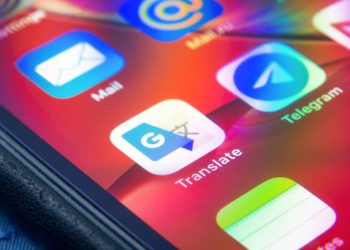 Google Translate Luncurkan Terjemahan Suara Real-Time via Headphone