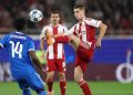 Christos Mouzakitis (kanan) jadi incaran klub-klub raksasa Eropa. (REUTERS/Stephane Mahe)