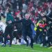 Pelatih Benfica Jose Mourinho rayakan gol sundulan kiper Anatoliy Trubin. (AP Photo/Armando Franca)