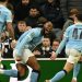 Pemain anyar Man City, Antoine Semenyo, merayakan golnya ke gawang Newcastle United pada lanjutan Carabao Cup di St. James' Park, Rabu (14/1/2026) dini hari WIB. (Oli SCARFF / AFP)
