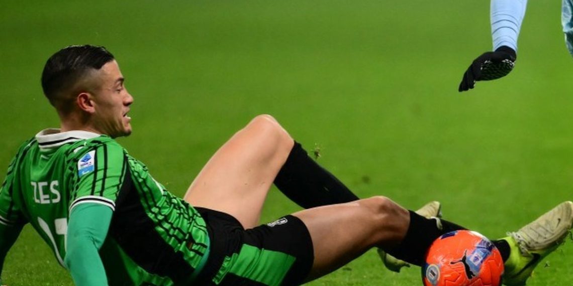 "Gol cepat Alieu Fadera membawa Sassuolo menang 1-0 atas Cremonese, dengan rating Jay Idzes dan Emil Audero hampir seimbang.(AFP/MARCO BERTORELLO)