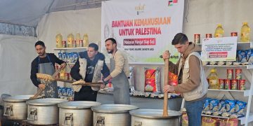 Wakaf Salman Salurkan Bantuan Makanan Hangat untuk Musim Dingin di Gaza