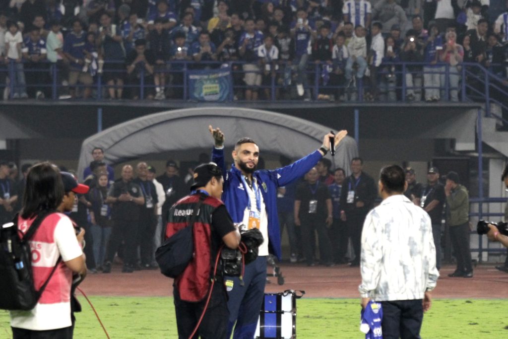 Layvin Kurzawa persib