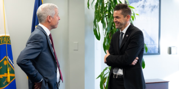 NASA bangun reaktor nuklir