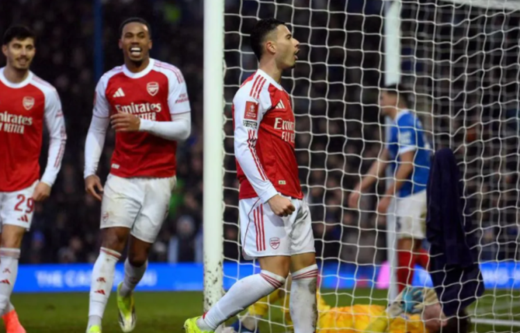 Penyerang Arsenal Gabriel Martinelli (kanan) merayakan keberhasilannya mencetak gol ke gawang Portsmouth pada pertandingan babak ketiga Piala FA di Stadion Fratton Park, Portsmouth, Minggu (11/1/2026) waktu setempat. (arsenal.com)