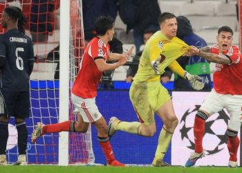 Selebrasi Anatoly Trubin cetak gol ke gawang Real Madrid. (Foto: PATRICIA DE MELO MOREIRA/AFP)