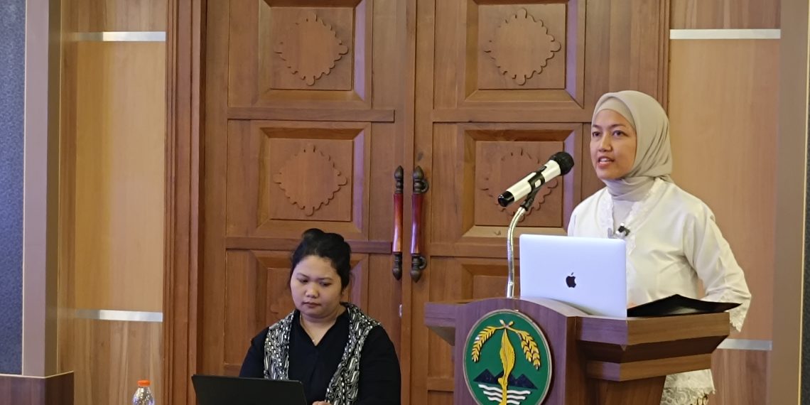 Sidang Disertasi Indah Pangestu