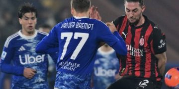 Walaupun mendominasi permainan, Como kalah 1-3 dari AC Milan dalam laga Liga Italia, Kamis (15/1/2026) di Stadion Giuseppe Sinigaglia. (STEFANO RELLANDINI/AFP)