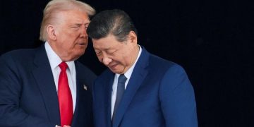 Foto: Presiden AS Donald Trump dan Presiden Tiongkok Xi Jinping saat mengadakan pertemuan bilateral di Bandara Internasional Gimhae, di sela-sela KTT Kerja Sama Ekonomi Asia-Pasifik (APEC), di Busan, Korea Selatan, 30 Oktober 2025. REUTERS/Evelyn Hockstein
