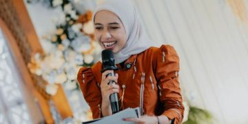 Dewy Uma: Menghargai Setiap Panggung, Menjaga Adab di Setiap Kesempatan