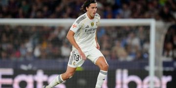 Alvaro Carreras menegaskan Real Madrid belum puas kendati sudah menang tujuh laga beruntun di Liga Spanyol. (Foto: NurPhoto via Getty Images/NurPhoto)