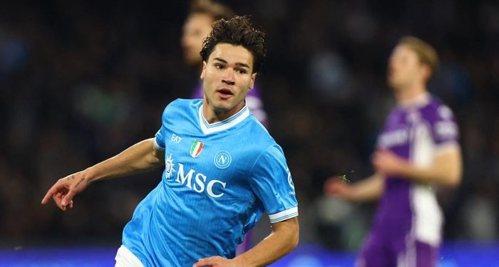 Napoli kalahkan Fiorentina dengan skor 2-1 di Liga Italia. (Foto: REUTERS/Ciro De Luca)