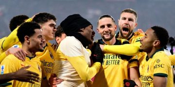 AC Milan sikat Bologna 3-0 dan menempel Inter Milan di puncak Serie A. (REUTERS/Daniele Mascolo)