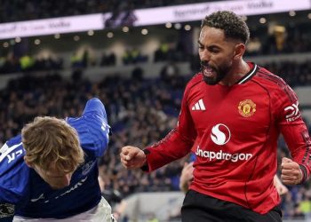 Matheus Cunha (kanan) di laga Everton vs Man Utd. (Foto: Getty Images/Michael Regan)