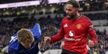 Matheus Cunha (kanan) di laga Everton vs Man Utd. (Foto: Getty Images/Michael Regan)