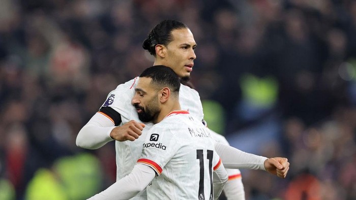 Virgil van Dijk dan Mohamed Salah. (Foto: Getty Images/Catherine Ivill - AMA)