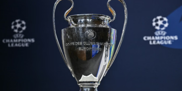 Trofi Liga Champions(AFP/Fabrice COFFRINI )