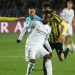 Eduardo Camavinga ditempel pemain Kairat, Olzhas Baybek (kanan) dan Yegor Sorokin dalam pertandingan Liga Champions antara Kairat Almaty vs Real Madrid di Stadion Ortalyk, Almaty, Kazakhstan, Selasa, 30 September 2025. (AP Photo/Alikhan Sariyev)