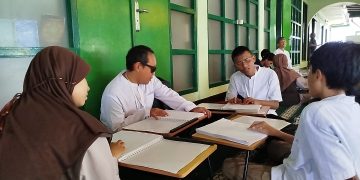Siswa Disabilitas Netra Bandung Tadarus Al-Qur’an Braille Jelang Berbuka