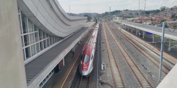 Arus Balik, Ribuan Penumpang Serbu Stasiun Kereta Cepat Padalarang