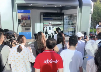 Foto: Toko Serba Ada Bertenaga Humanoid Pertama di Dunia - Dioperasikan oleh Galbot G1. (Tangkapan Layar Youtube/Galbot)